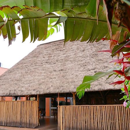 Hotel Acacia Kampala Exteriör bild