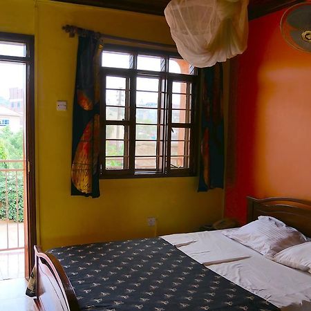Hotel Acacia Kampala Exteriör bild