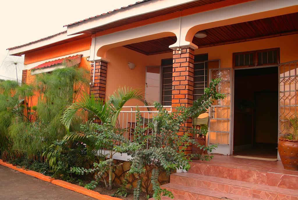 Hotel Acacia Kampala Exteriör bild