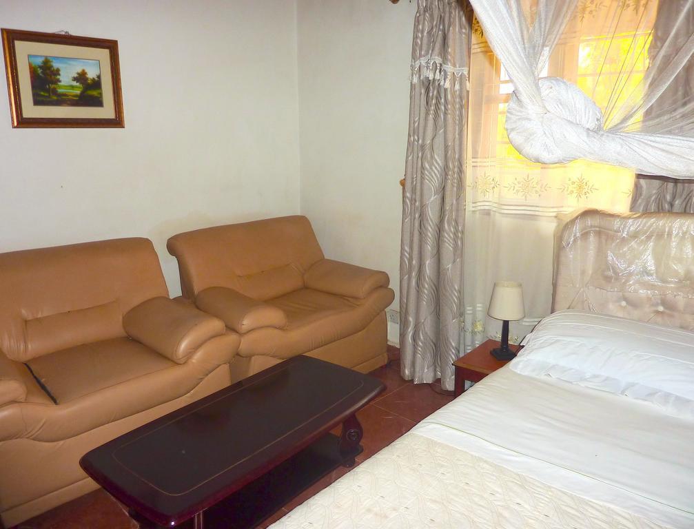 Hotel Acacia Kampala Exteriör bild