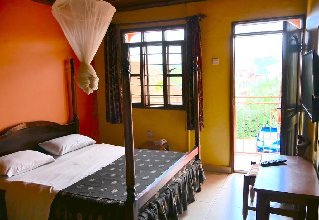 Hotel Acacia Kampala Exteriör bild
