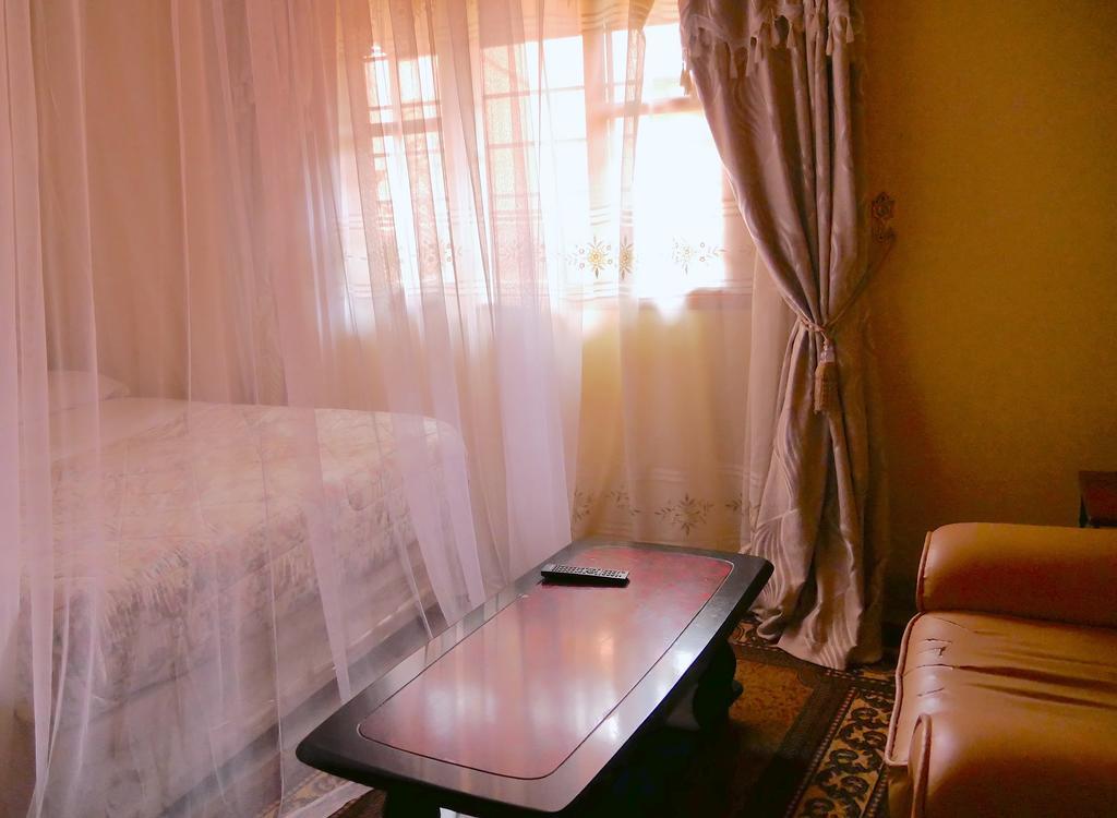 Hotel Acacia Kampala Exteriör bild