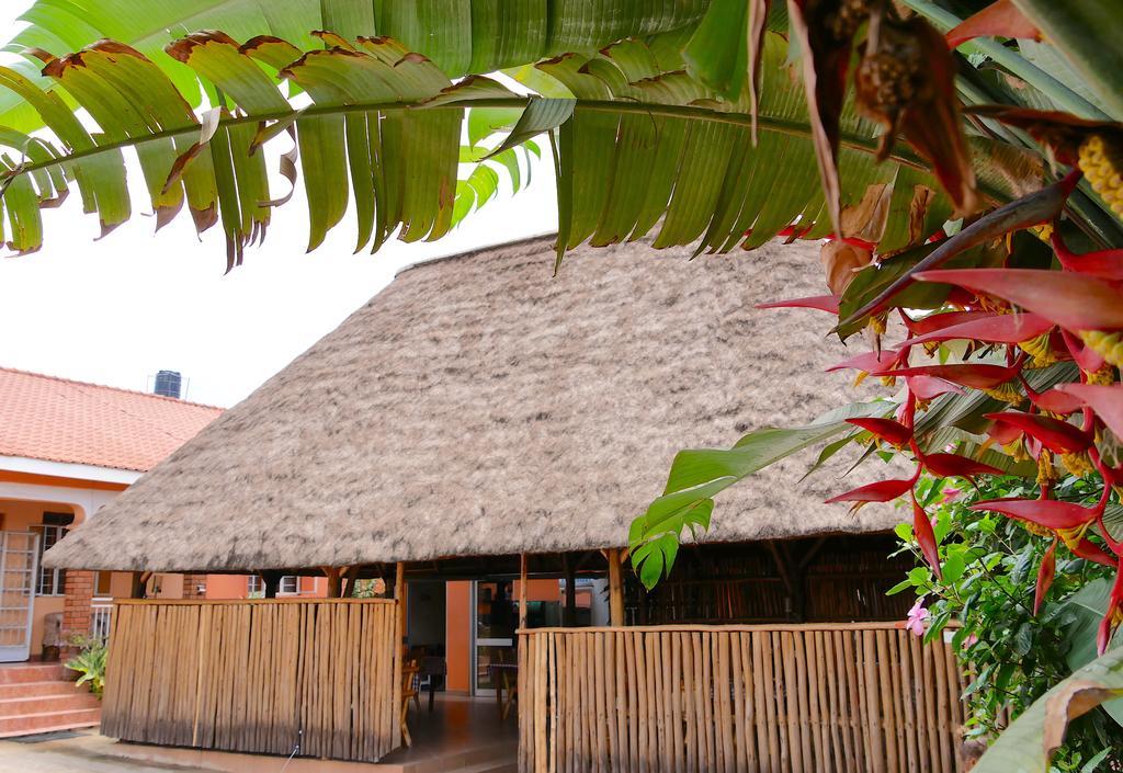 Hotel Acacia Kampala Exteriör bild