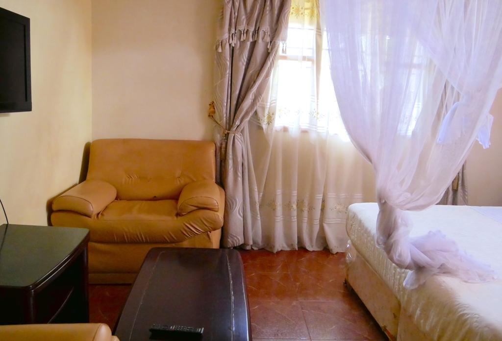 Hotel Acacia Kampala Exteriör bild