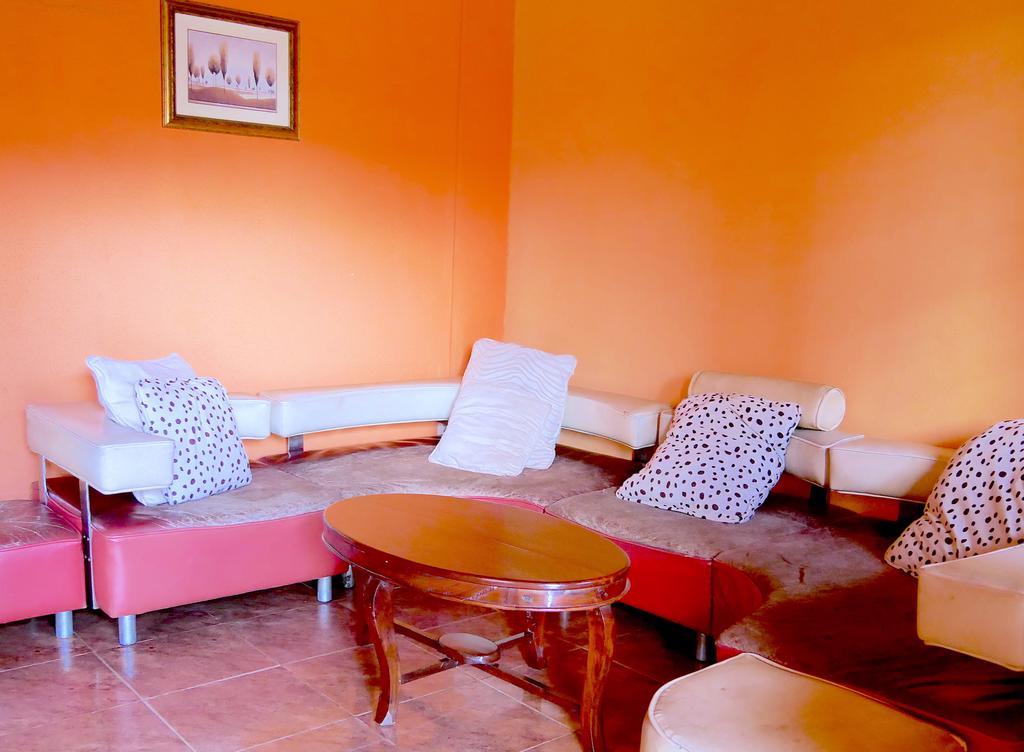 Hotel Acacia Kampala Exteriör bild